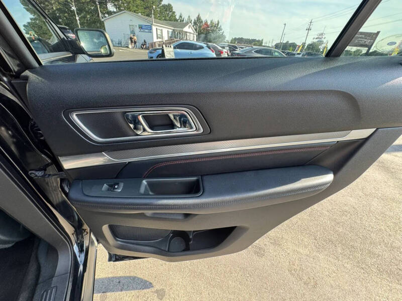 2017 Ford Explorer Sport