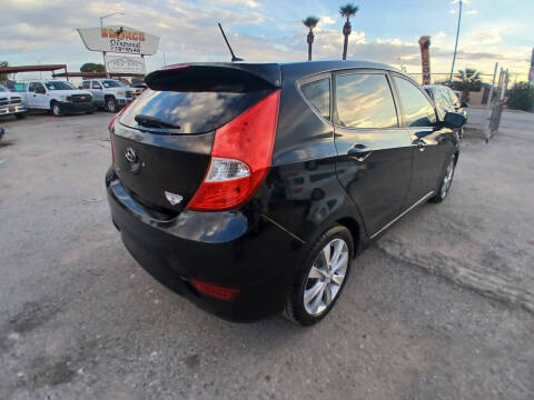 2012 Hyundai Accent SE
