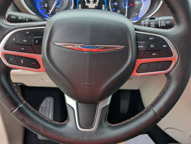 2017 Chrysler Pacifica Touring-L