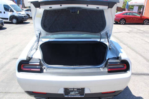 2020 Dodge Challenger SXT