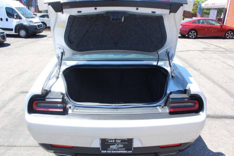 2020 Dodge Challenger SXT