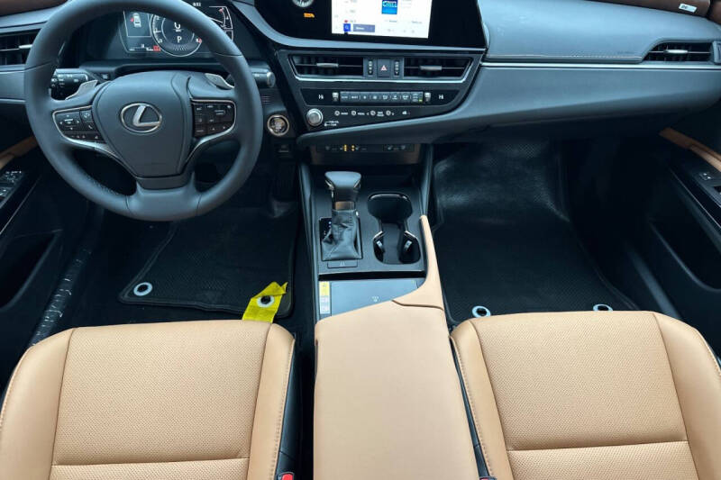 2025 Lexus ES 350