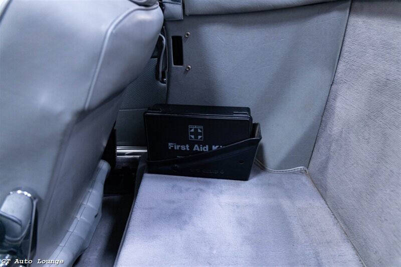 1986 Mercedes-Benz 560-Class 63