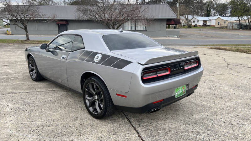 2018 Dodge Challenger SXT Plus