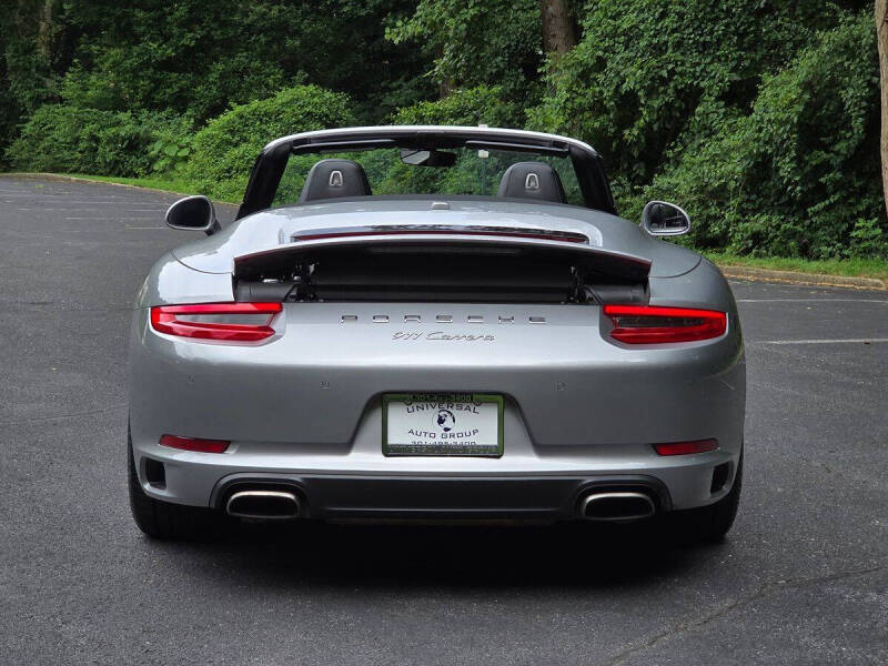 2018 Porsche 911 Carrera
