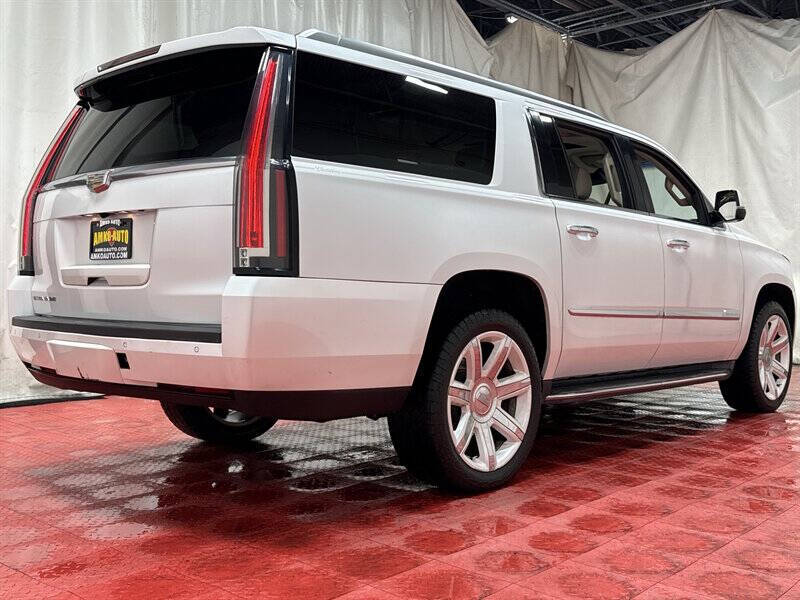 2016 Cadillac Escalade ESV Luxury Collection