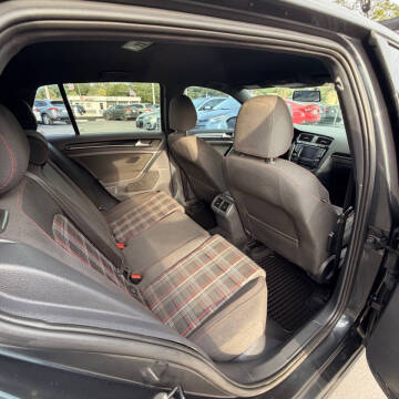 2017 Volkswagen Golf GTI S