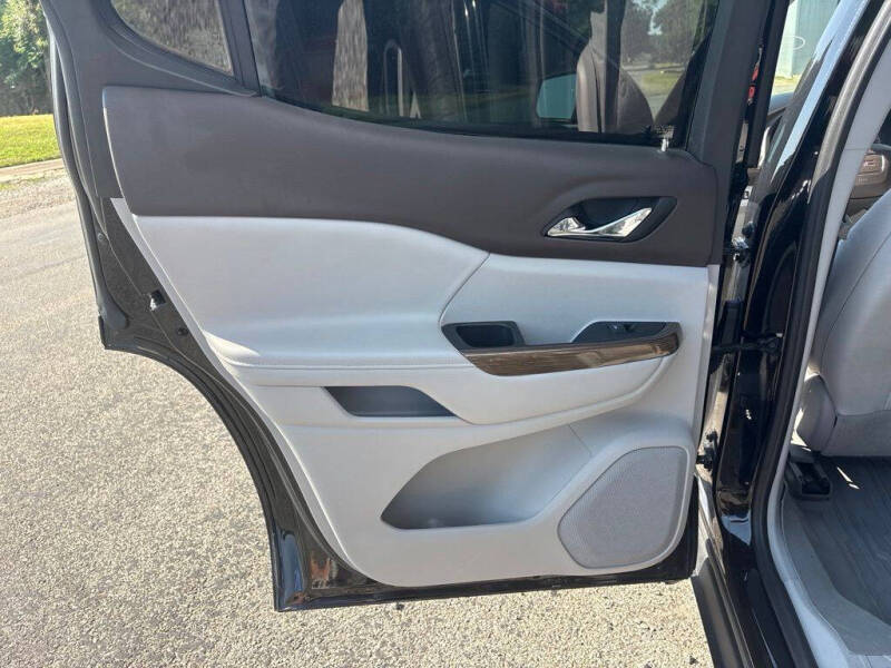 2022 GMC Acadia SLE
