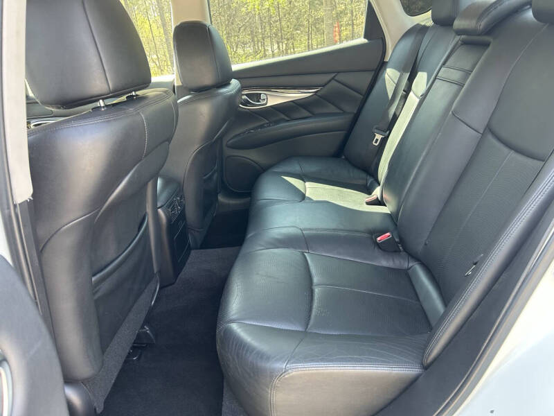 2012 Infiniti M37