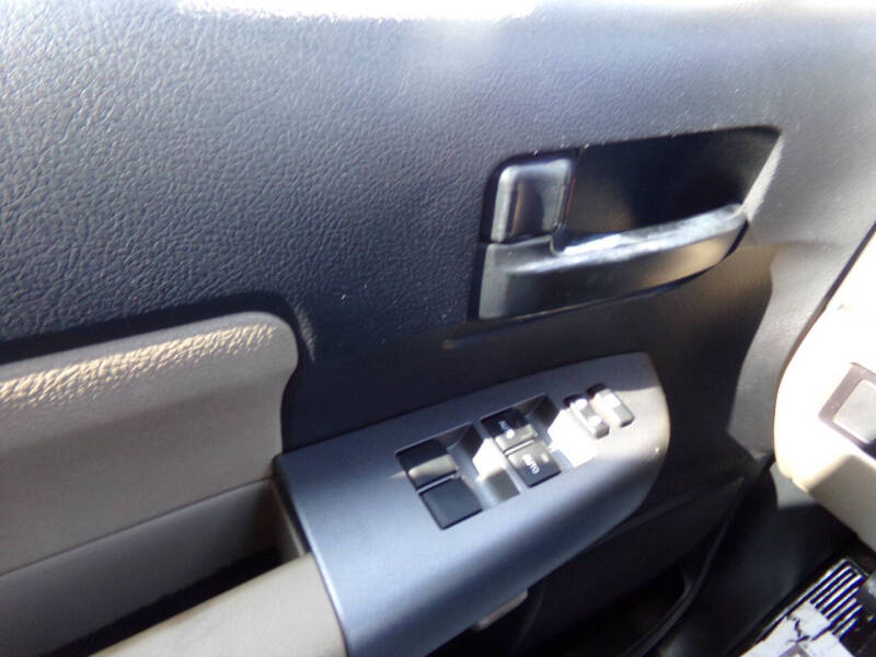 2015 Toyota Sequoia SR5