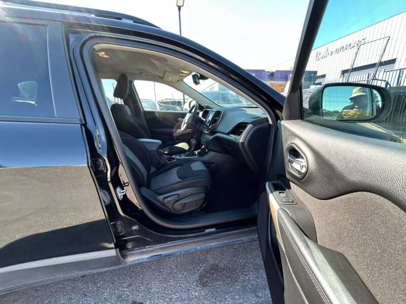 2017 Jeep Cherokee Sport Altitude