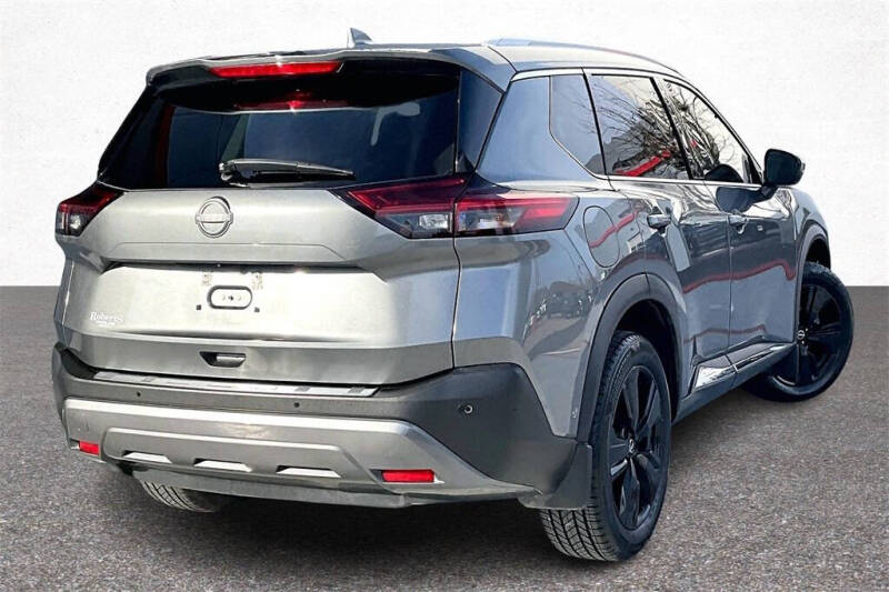2022 Nissan Rogue SL