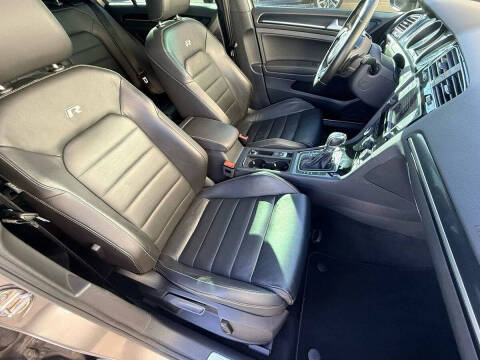 2017 Volkswagen Golf R 4Motion