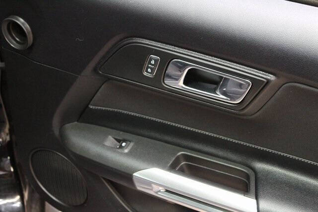 2017 Ford Mustang V6