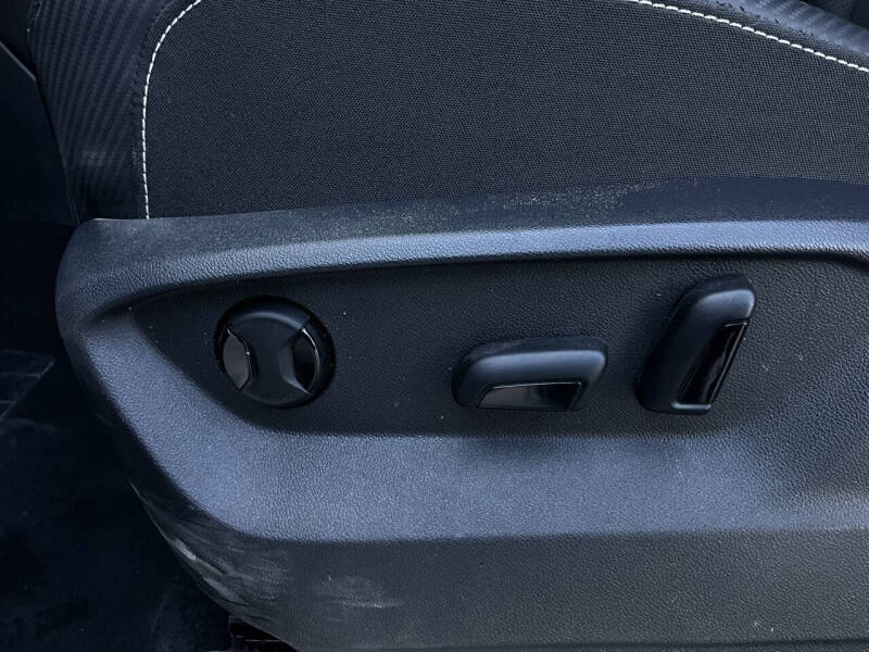 2025 Volkswagen Atlas Cross Sport SE 4Motion