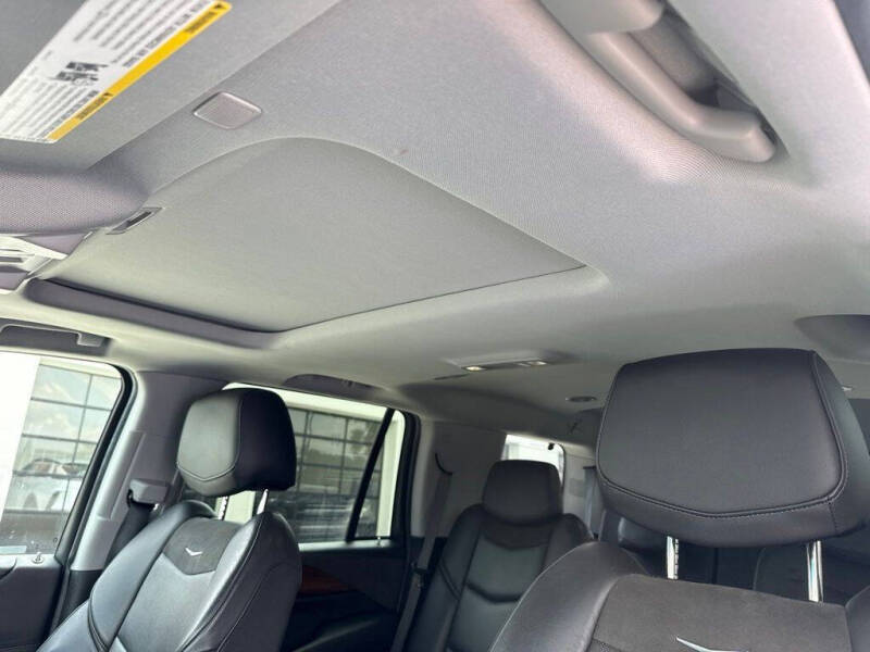 2019 Cadillac Escalade Luxury