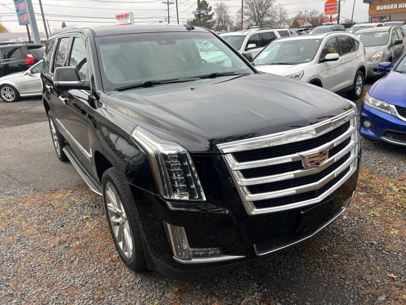 2018 Cadillac Escalade Luxury