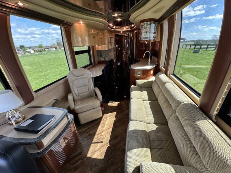 2001 Prevost Liberty