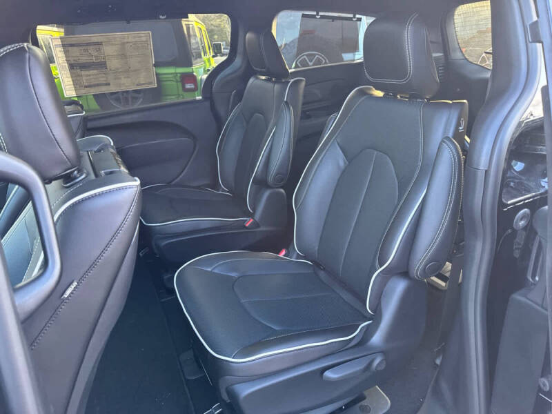 2023 Chrysler Pacifica Plug-In Hybrid Limited