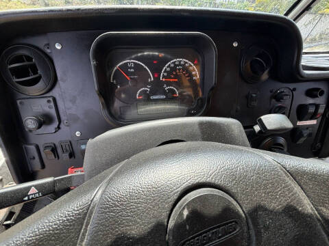 2004 Freightliner MT45 Chassis