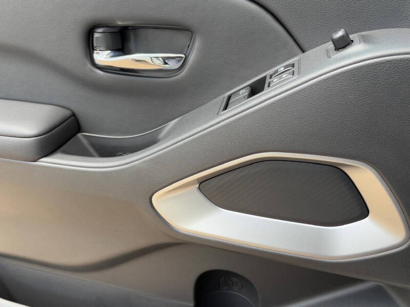 2025 Nissan Frontier SV