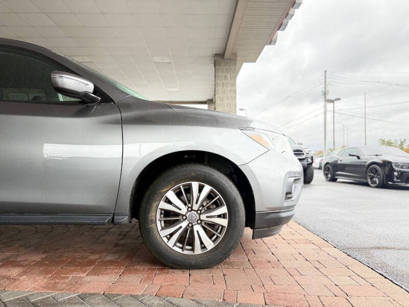 2020 Nissan Pathfinder SV