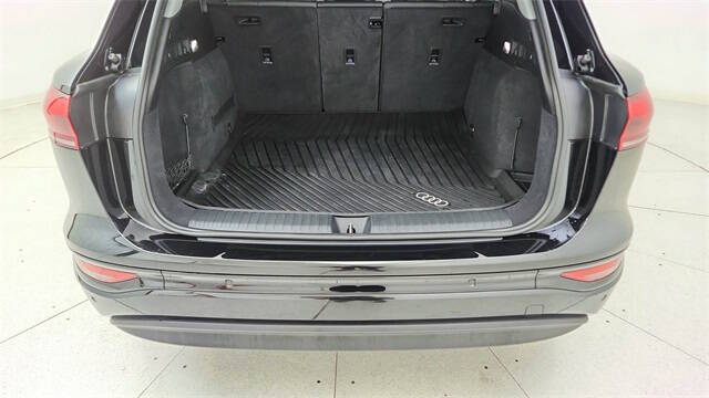 2025 Audi Q6 e-tron quattro Premium Plus