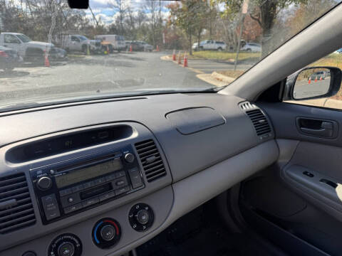 2004 Toyota Camry LE