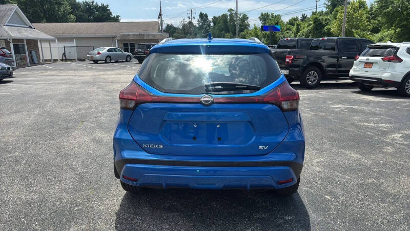 2022 Nissan Kicks SV