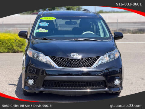 2013 Toyota Sienna SE 8-Passenger