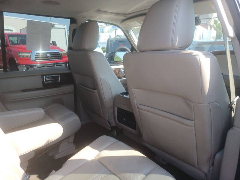 2017 Lincoln Navigator Select