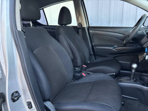 2013 Nissan Versa 1.6 SV