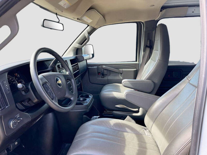 2024 Chevrolet Express 2500