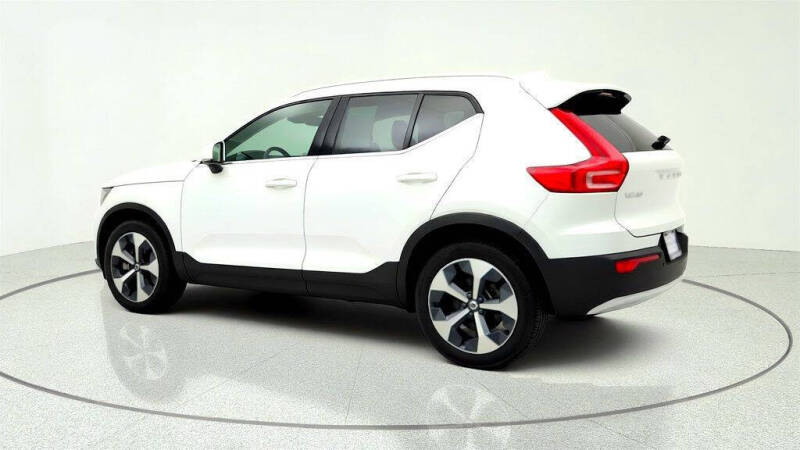 2024 Volvo XC40 B5 Plus Bright Theme
