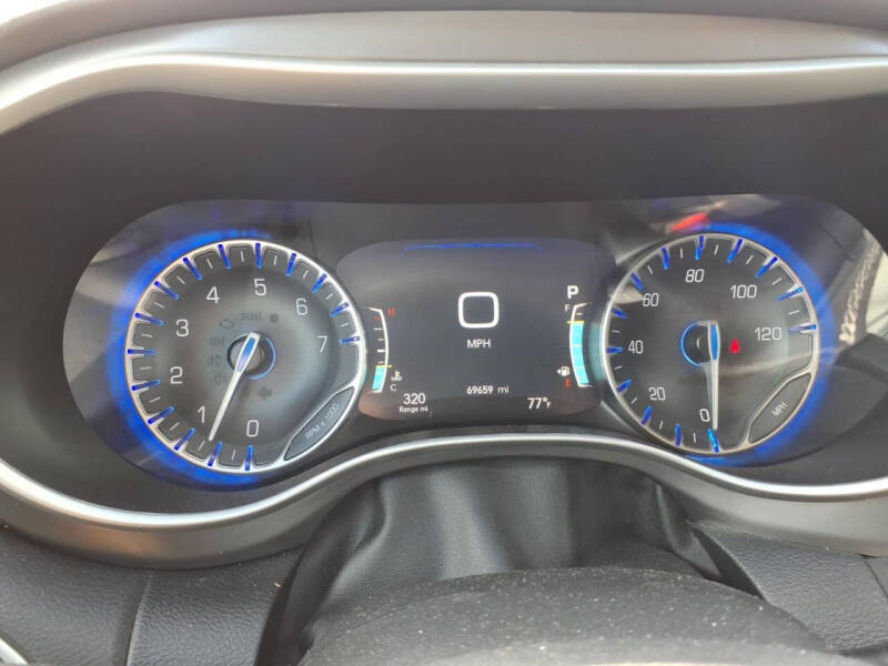 2023 Chrysler Pacifica Touring L