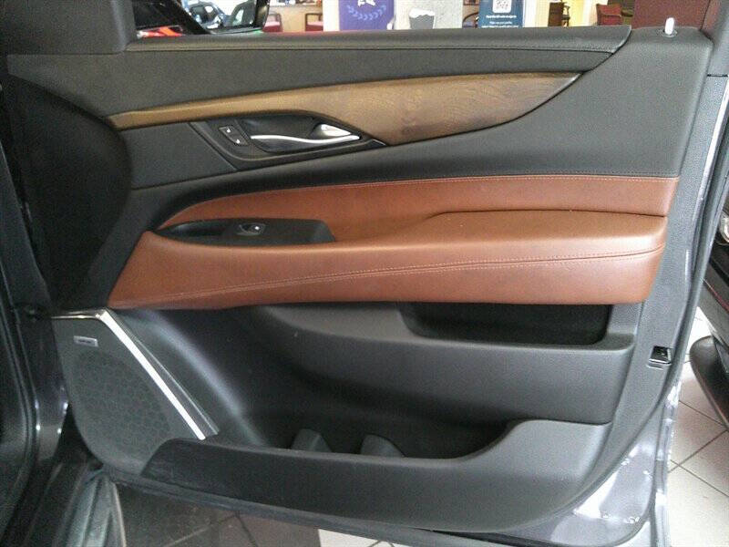 2018 Cadillac Escalade Luxury