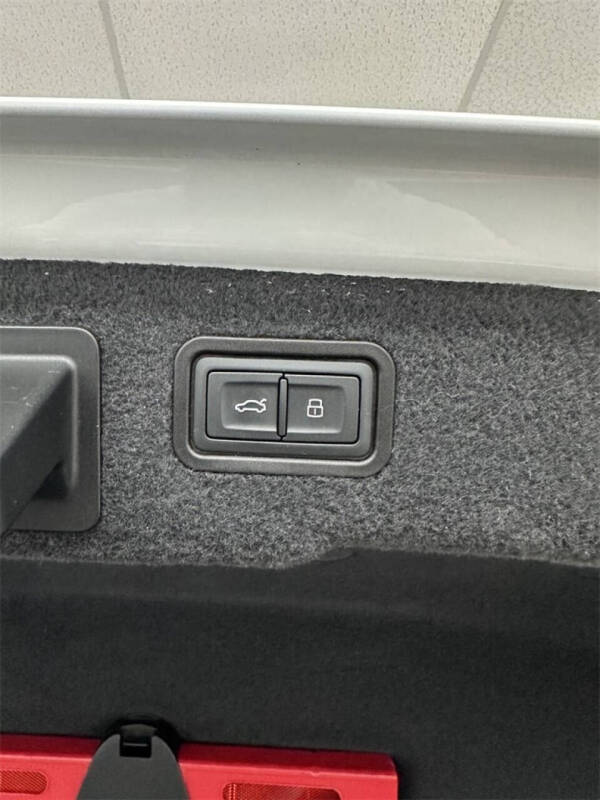 2021 Audi A8 L quattro 60 TFSI