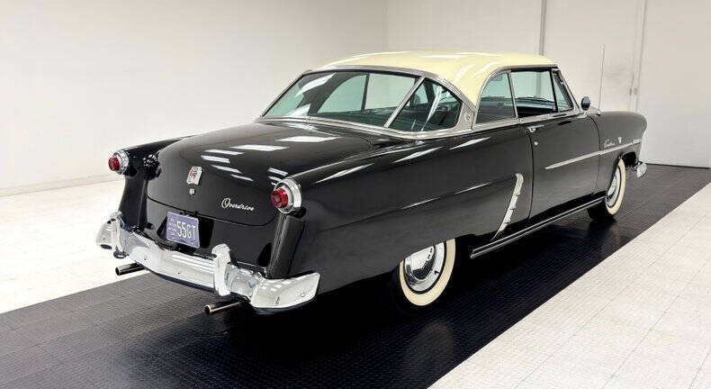 1952 Ford Crestline
