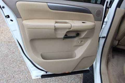 2012 Nissan Armada SV