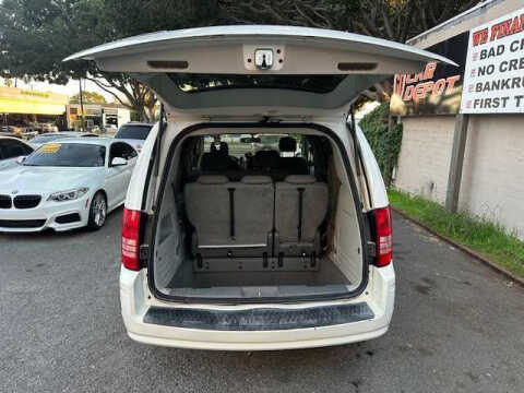 2008 Chrysler Town and Country LX