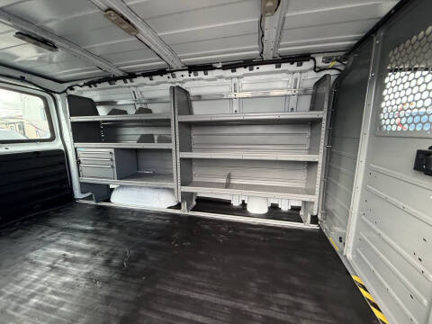 2022 GMC Savana 2500
