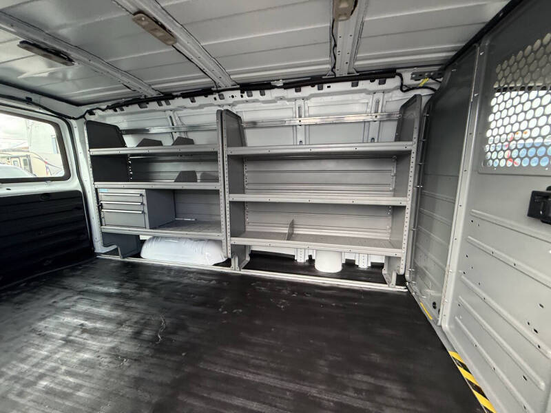 2022 GMC Savana 2500