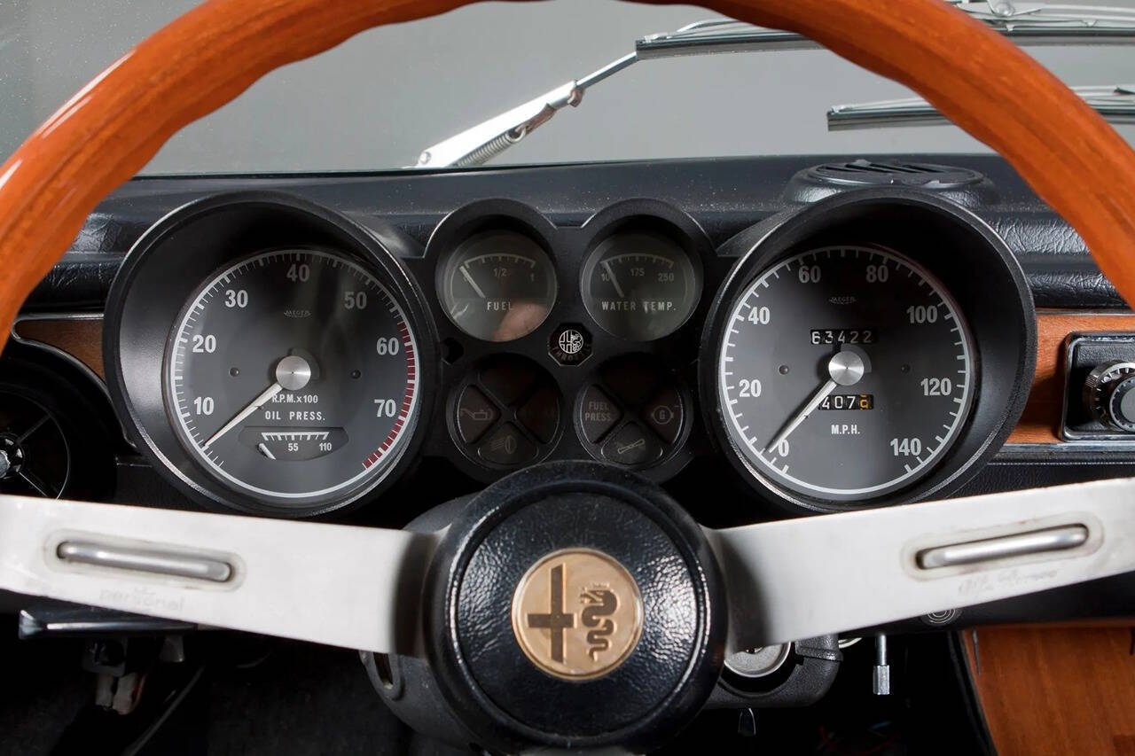 1973 Alfa Romeo 2000 GTV 10