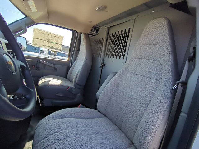 2025 Chevrolet Express 2500