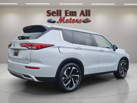 2024 Mitsubishi Outlander SE
