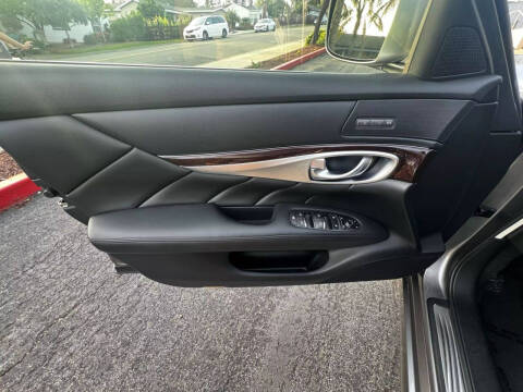 2013 Infiniti M37