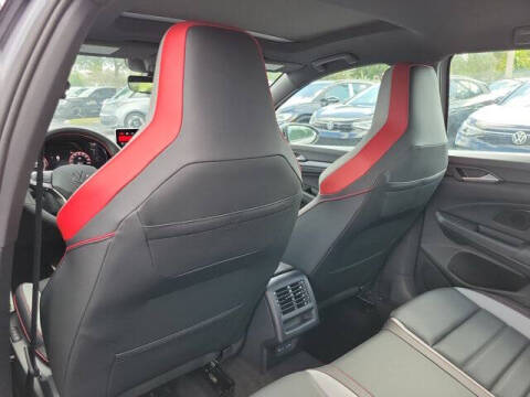 2026 Volkswagen Golf GTI SE