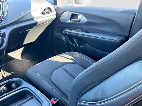 2023 Chrysler Pacifica Touring