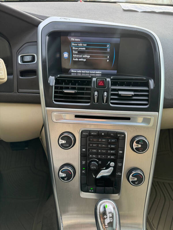 2013 Volvo XC60 3.2 Platinum