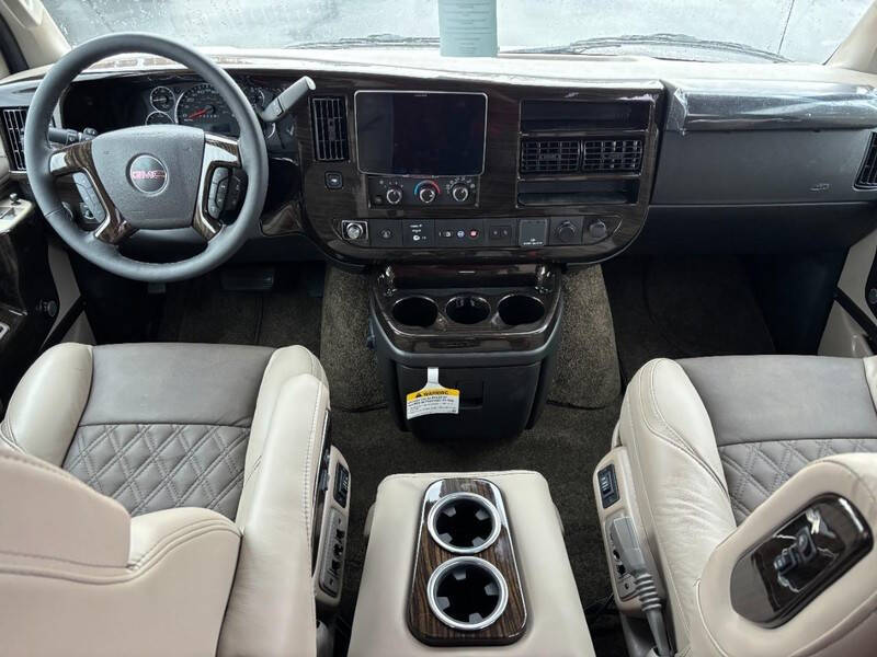 2025 GMC Savana 2500